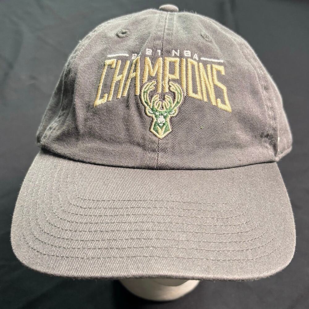Gray Milwaukee Bucks ‘47 NBA Men’s Hat